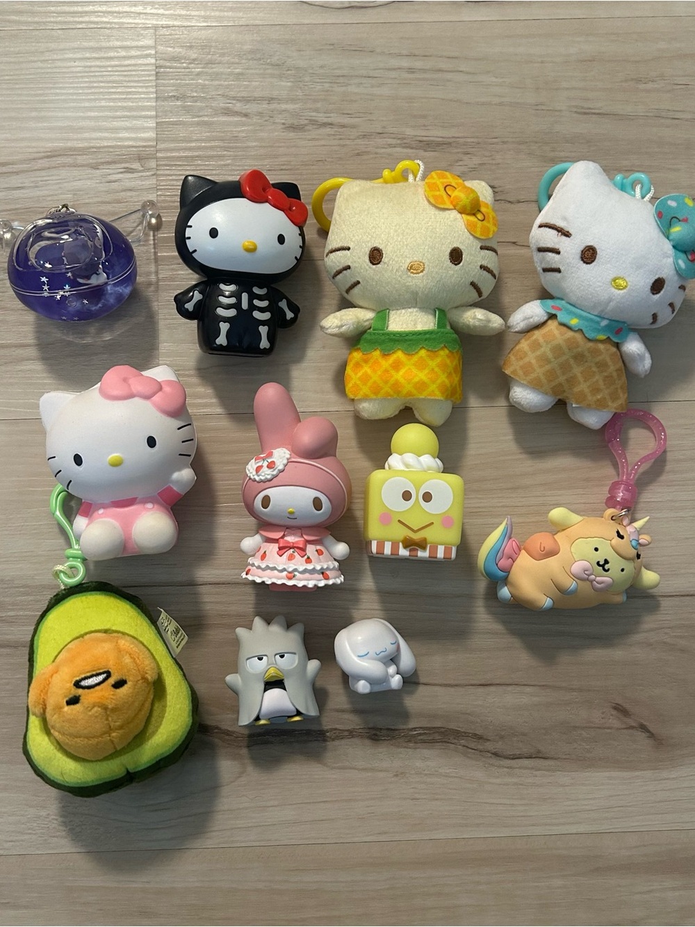 HELLO KITTY AND FRIENDS PLUSH KEYCHAIN SQUISHY LOT